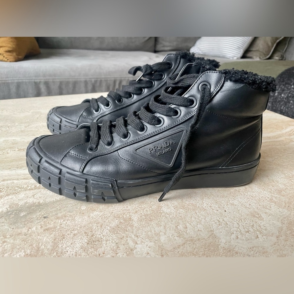 Rare PRADA black leather zip high top sneaker /trainers